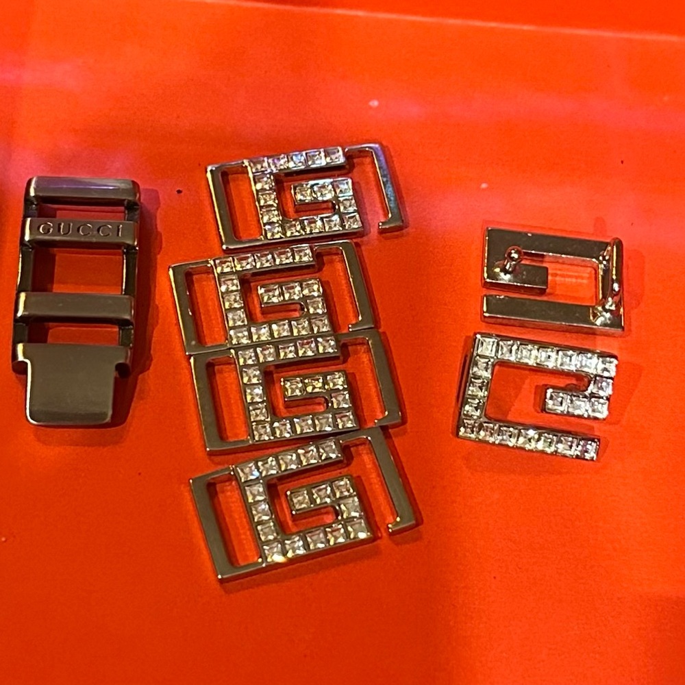 💜 Authentic Gucci Accessories - Tiny Buckles and charms add to bags or jewelry
